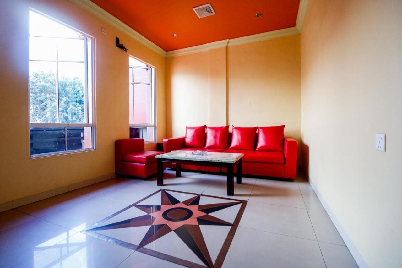 Reddoorz Plus Near Dc Mall Batam Nagoya Luaran gambar