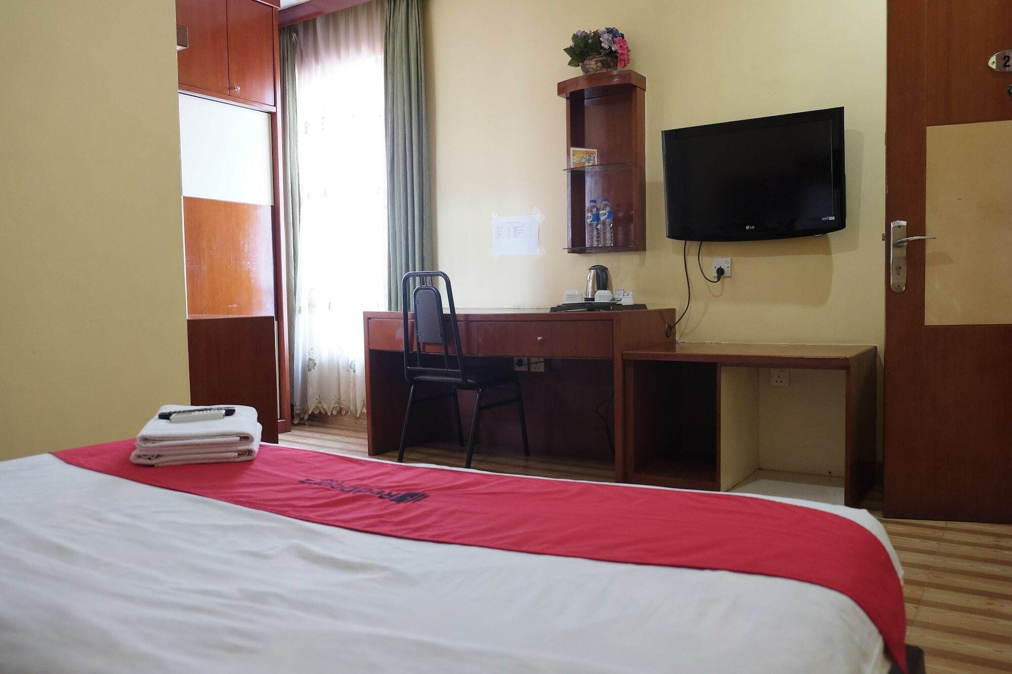 Reddoorz Plus Near Dc Mall Batam Nagoya Luaran gambar